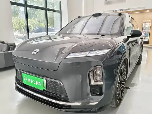 NIO ES8 2025