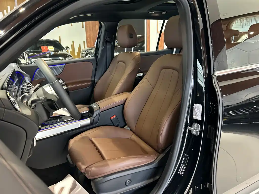 Mercedes-Benz GLB 2024 — фото 13