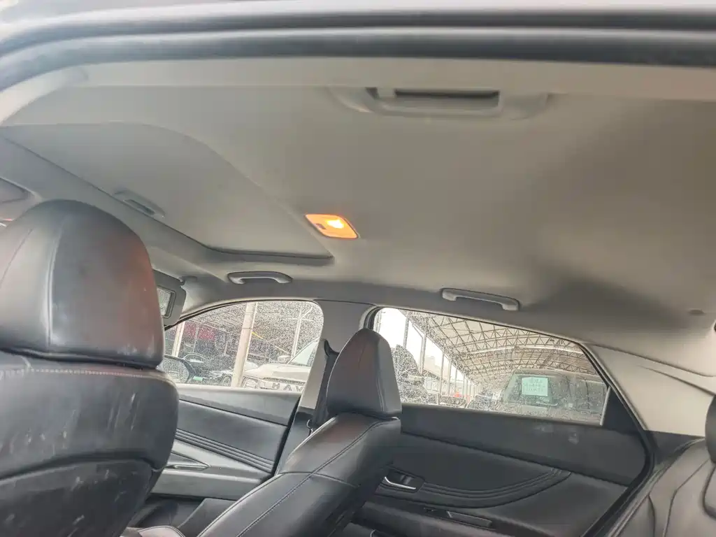 Hyundai Elantra 2021
