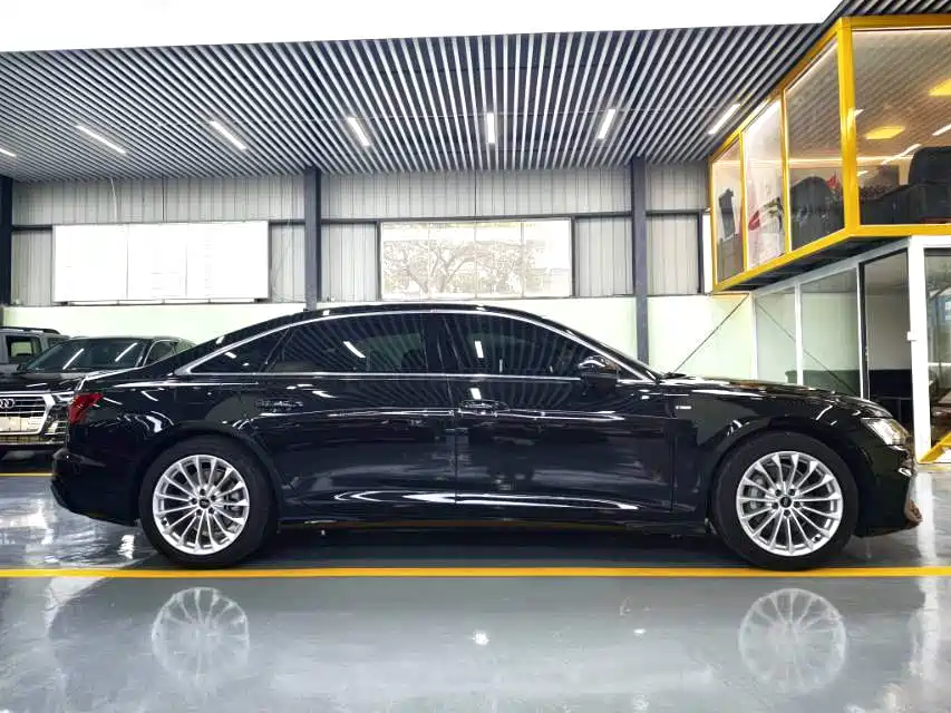 Audi A6L 2022