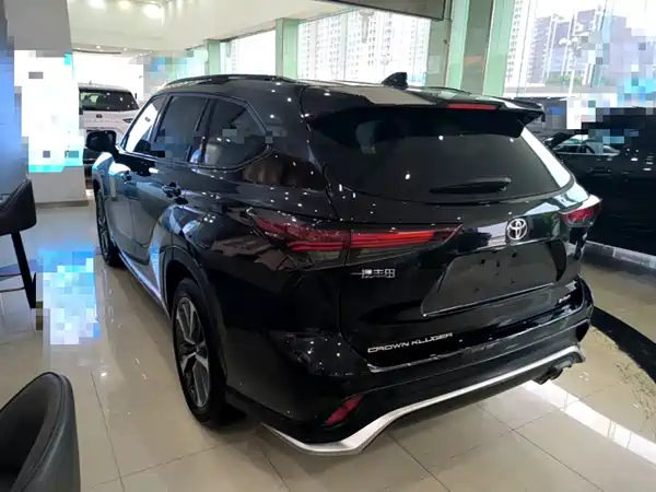 Toyota Crown Kluger 2025