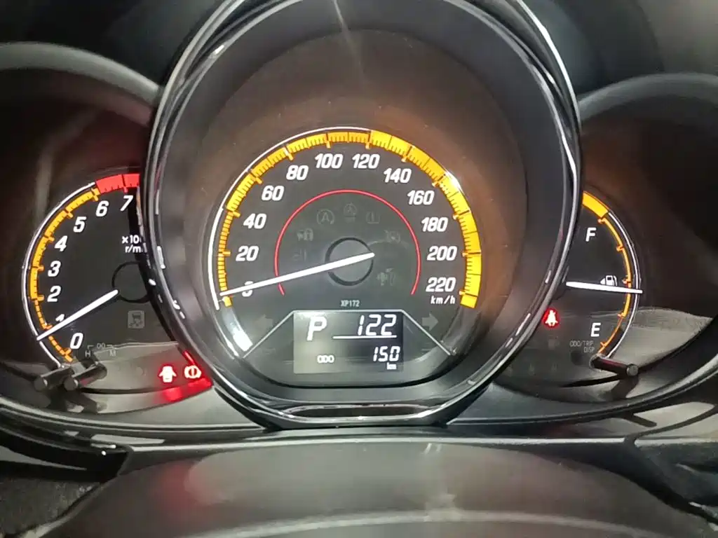 Toyota Yaris L 2023 — фото 12