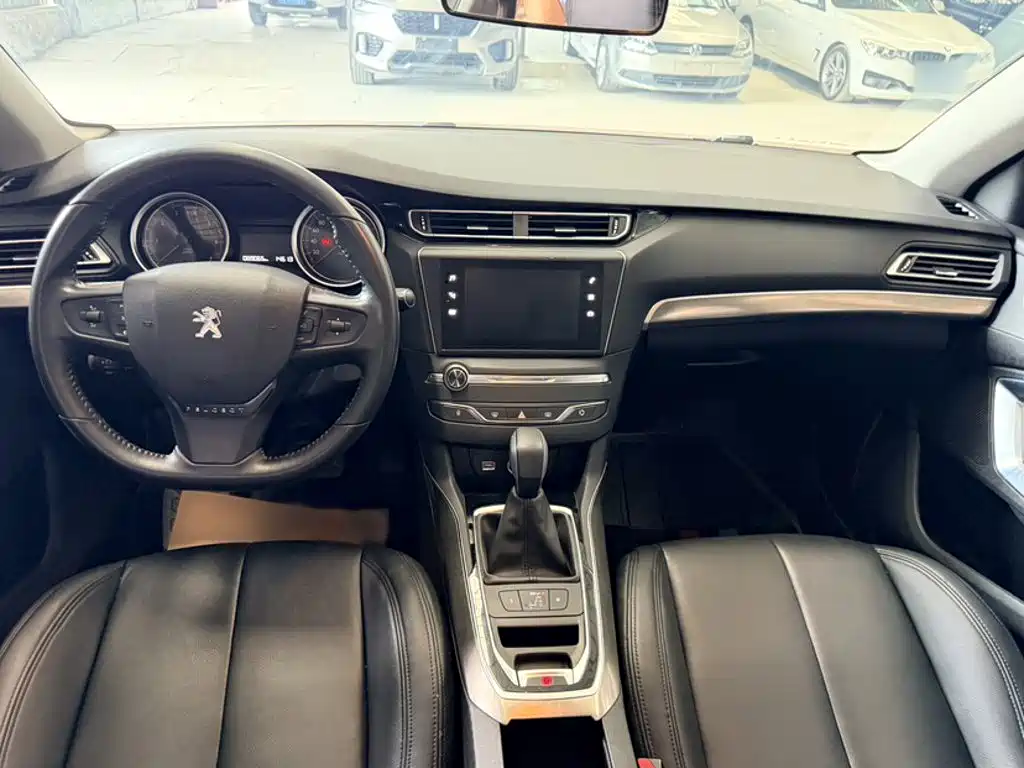 Peugeot 408 2017 — фото 12