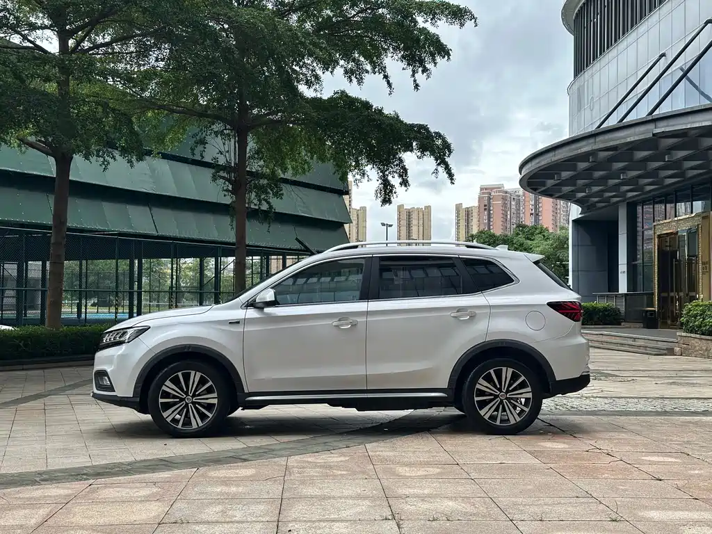 Roewe RX5 New Energy 2018 — фото 5