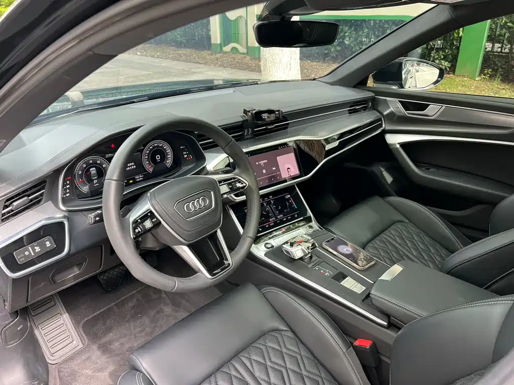 Audi A6L 2025