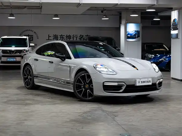Porsche Panamera 2023