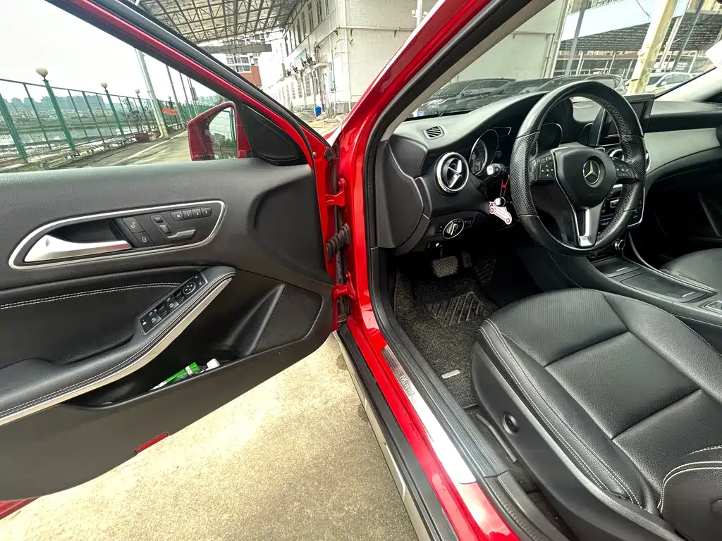 Mercedes-Benz GLA 2015 — фото 14