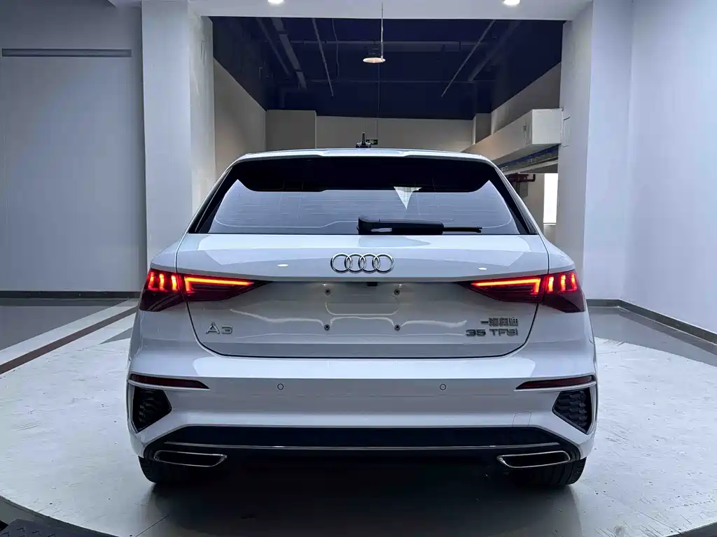 Audi A3 2023 — фото 5