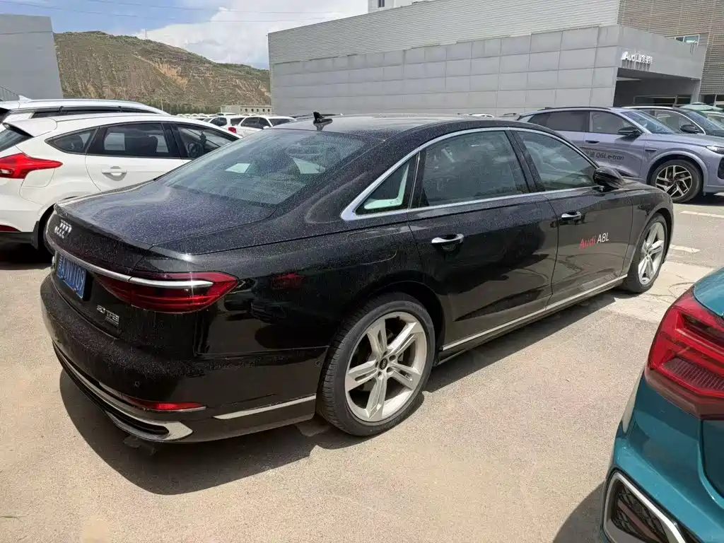 Audi A8 2023