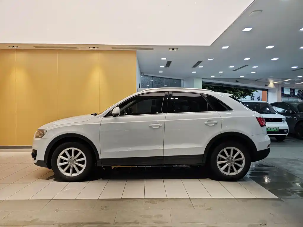 Audi Q3 2015 — фото 7
