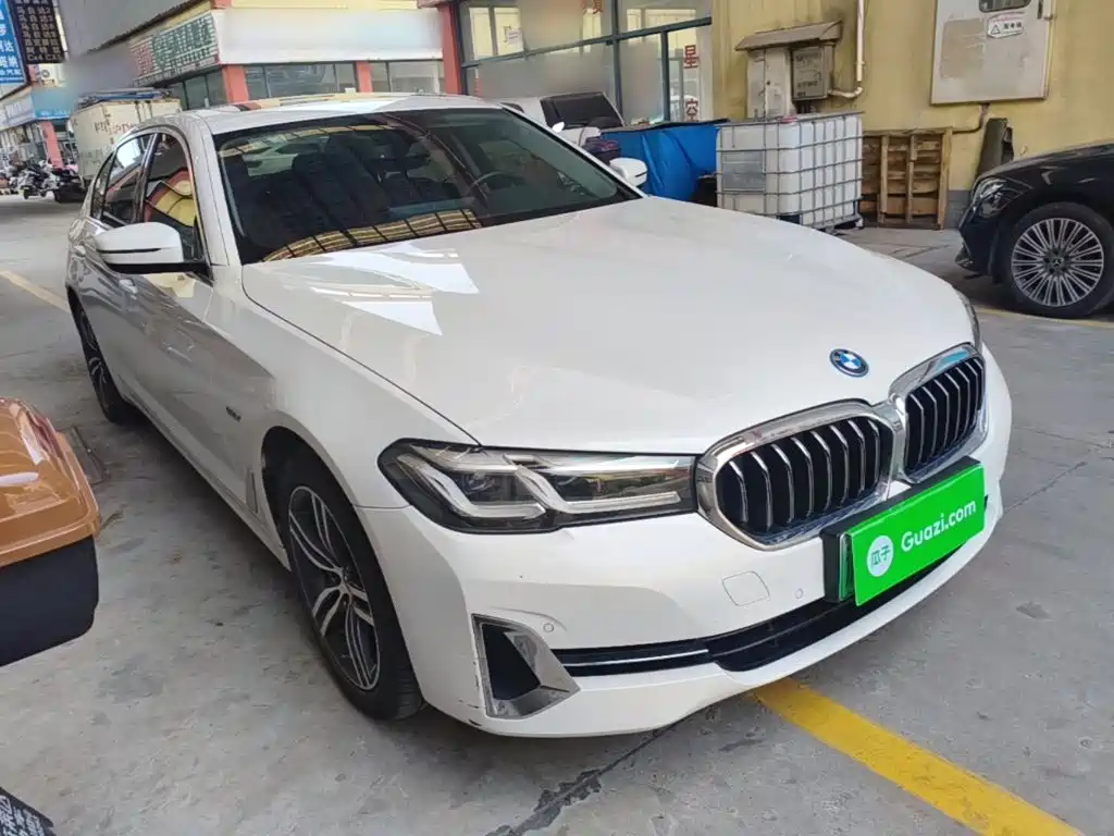 BMW 5 Series New Energy 2023 — фото 4