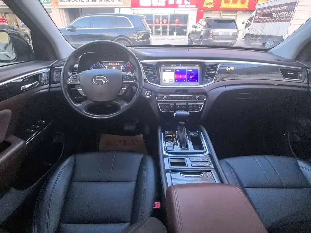 GAC Trumpchi GS8 2017 — фото 13