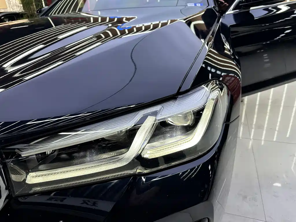BMW 5 Series New Energy 2022 — фото 10