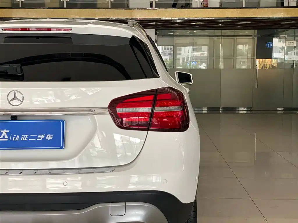Mercedes-Benz GLA 2017 — фото 20