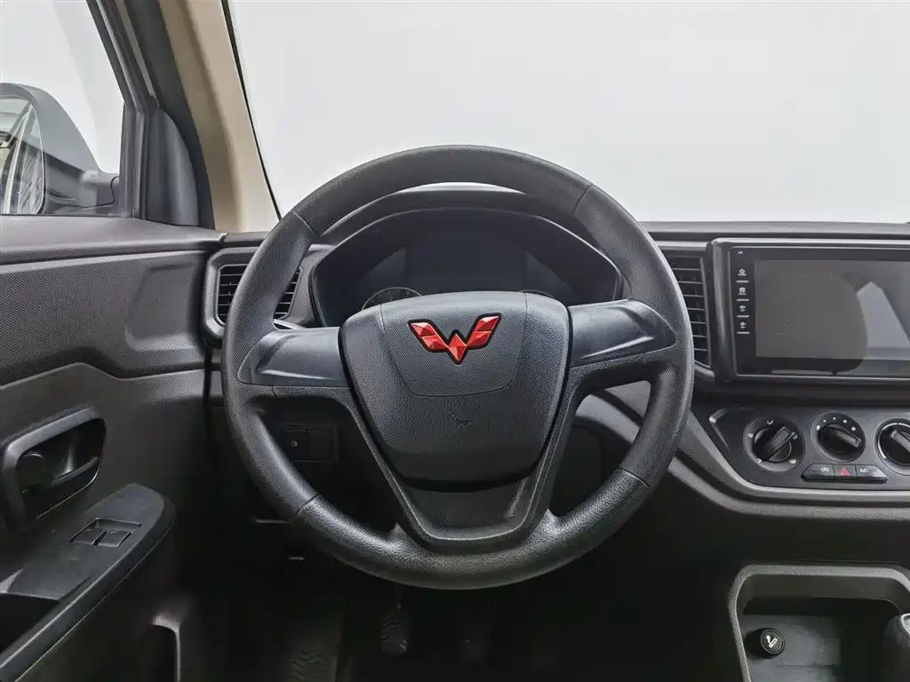 Wuling Hongguang V 2022 — фото 11