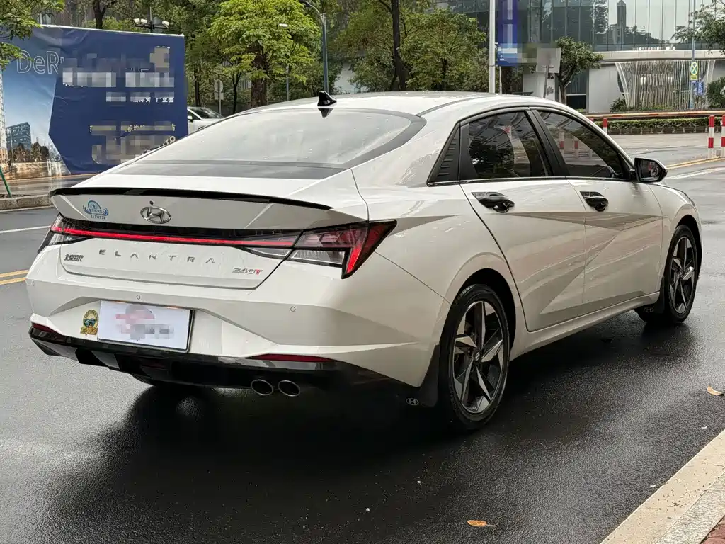 Hyundai Elantra 2020 — фото 12