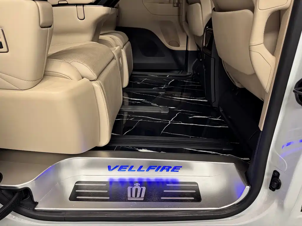 Toyota Vellfire 2023 — фото 31