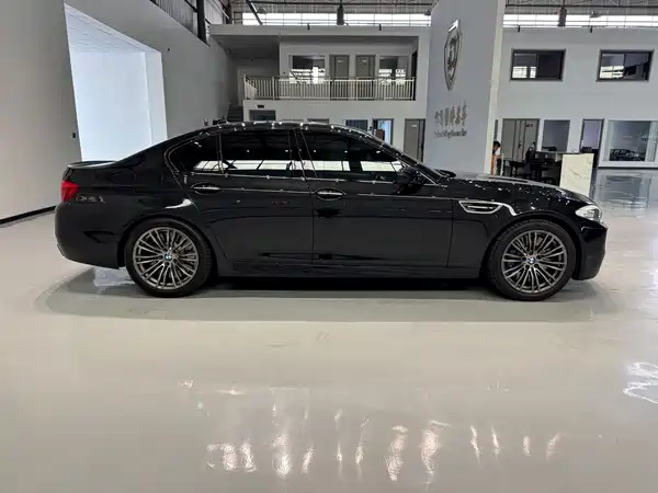 BMW M5 2012