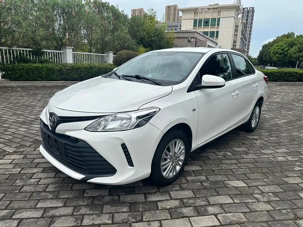 Toyota Vios 2017 — фото 1
