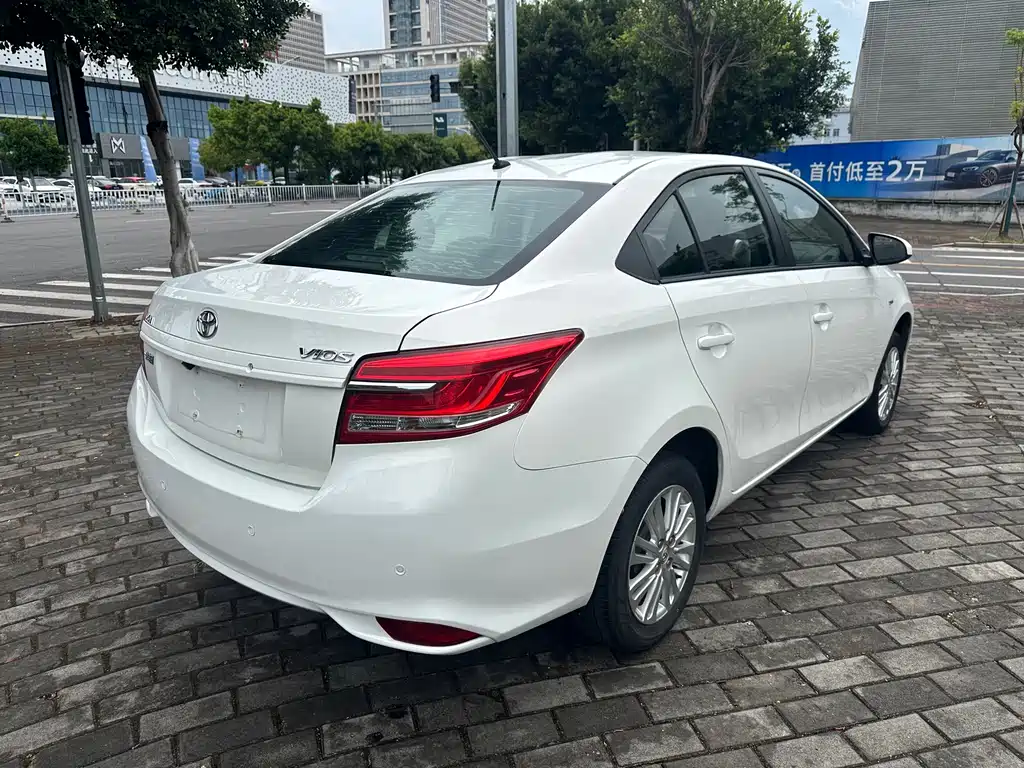 Toyota Vios 2017 — фото 8