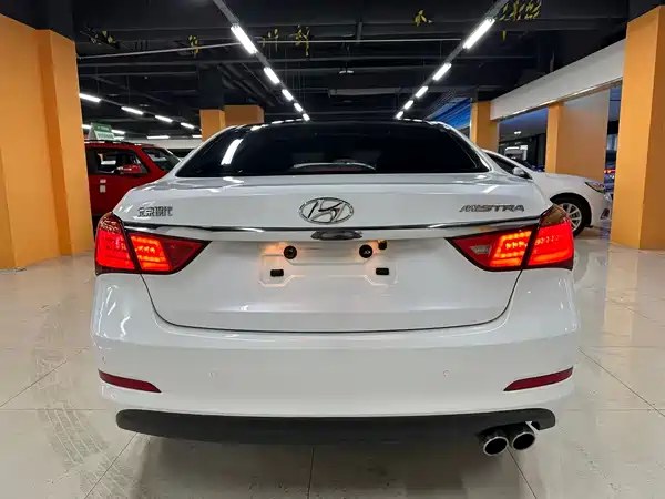 Hyundai Mistra 2014