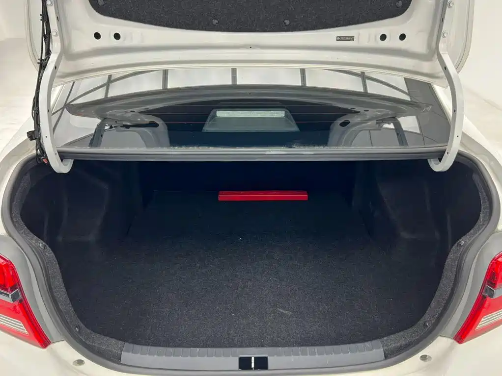 Toyota Yaris L 2022 — фото 15