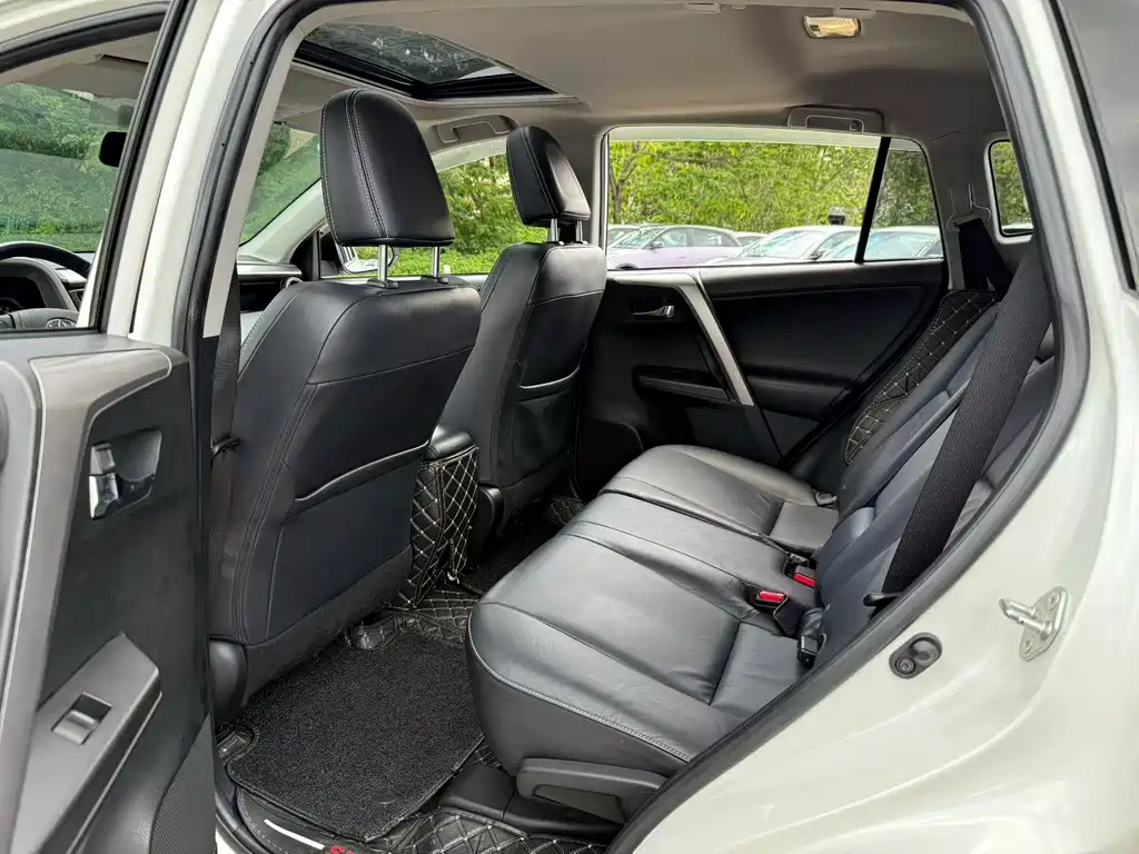 Toyota RAV4 2017