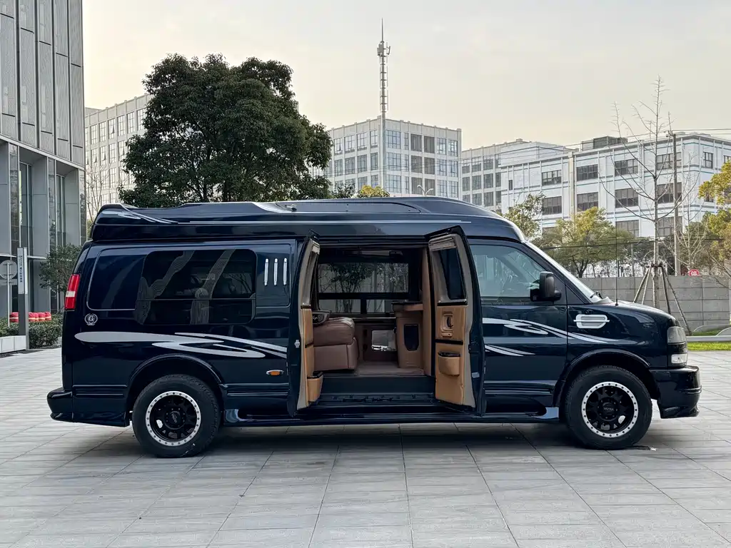 GMC Savana 2015 — фото 8