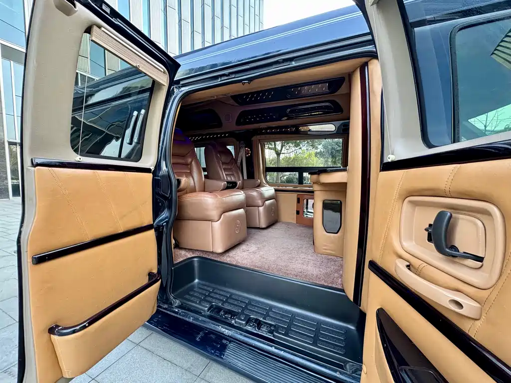 GMC Savana 2015 — фото 10