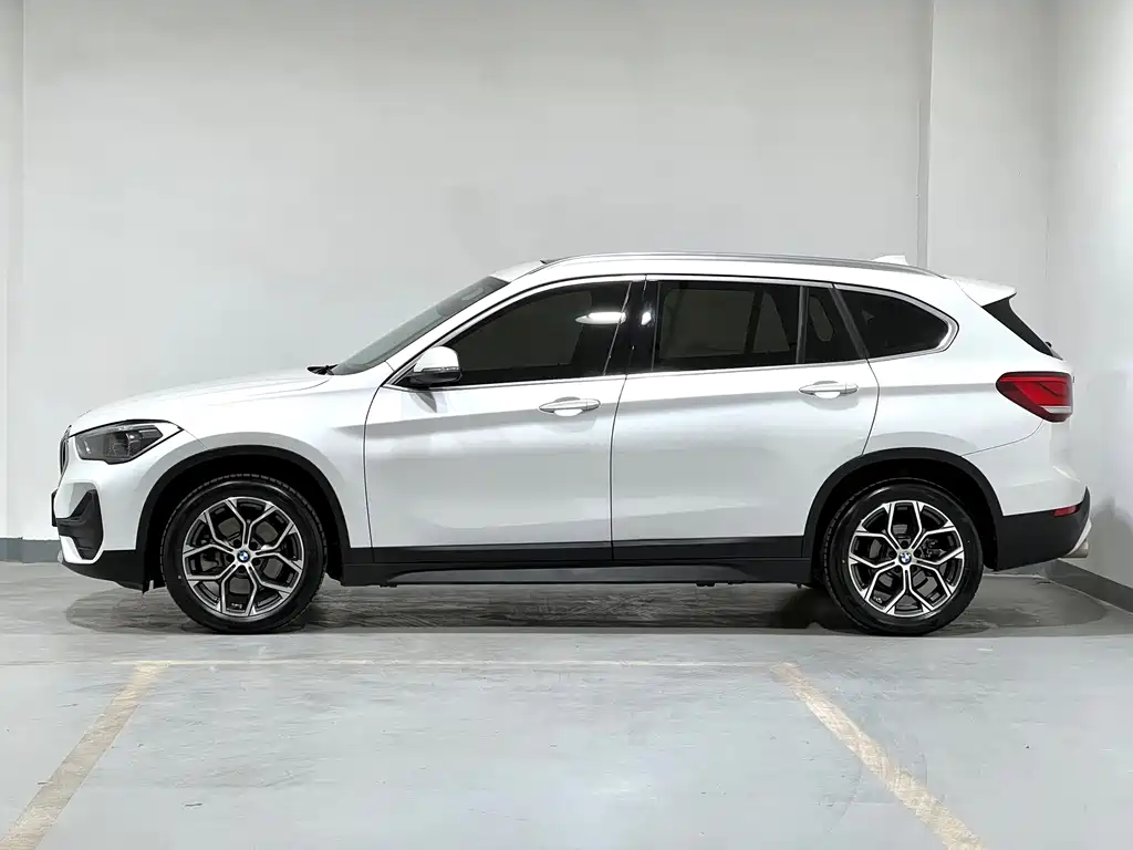 BMW X1 2021 — фото 4