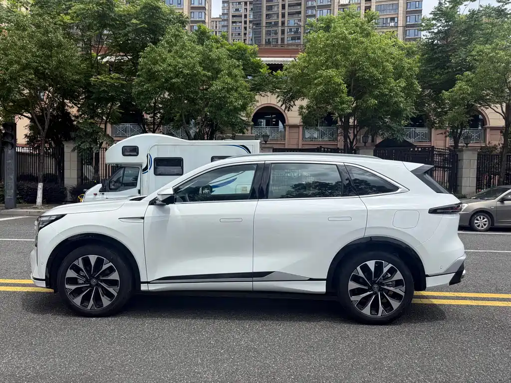 Changan CS75 PLUS 2025 — фото 8