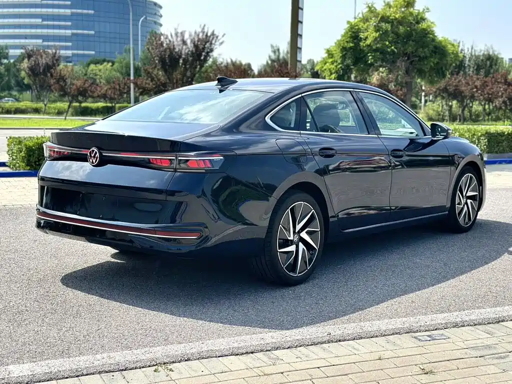Volkswagen Magotan 2024