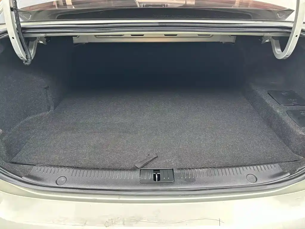 Roewe i6 New Energy 2018 — фото 13