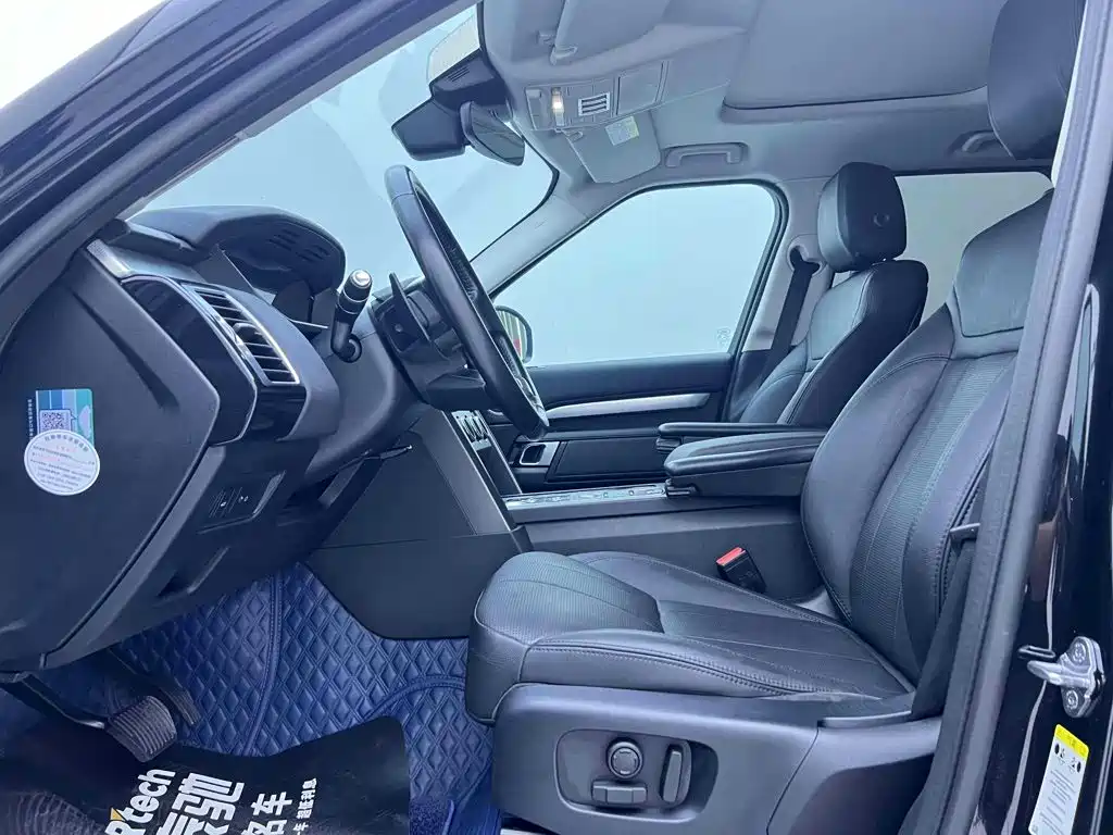 Land Rover Discovery 2020 — фото 15