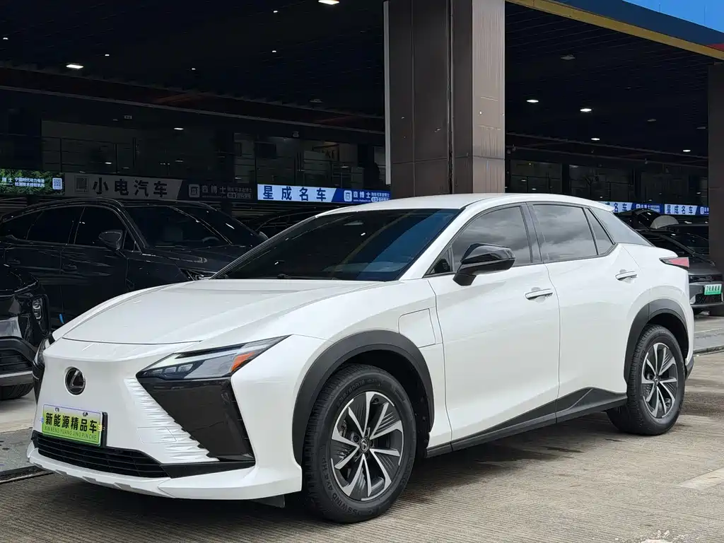 Lexus RZ 2023