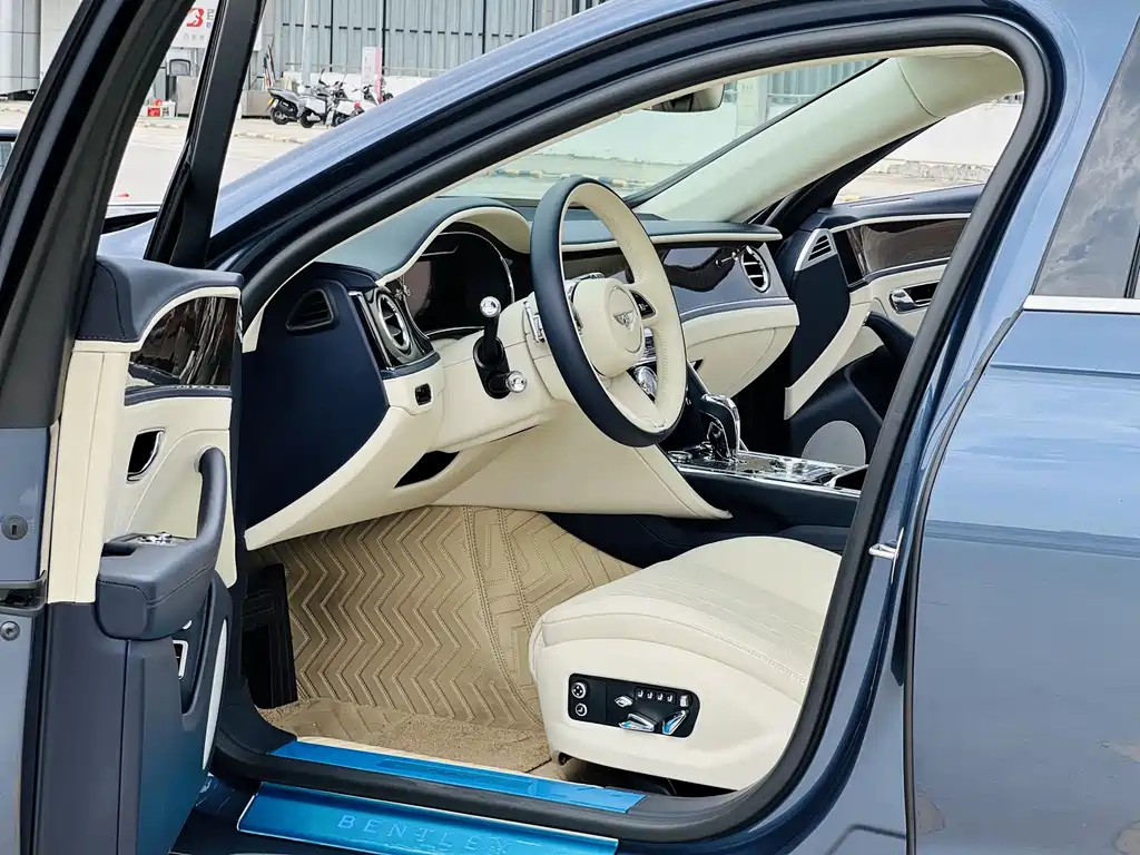 Bentley Flying Spur PHEV 2022 — фото 4