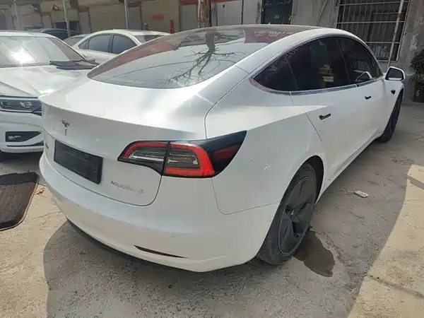 Tesla Model 3 2020