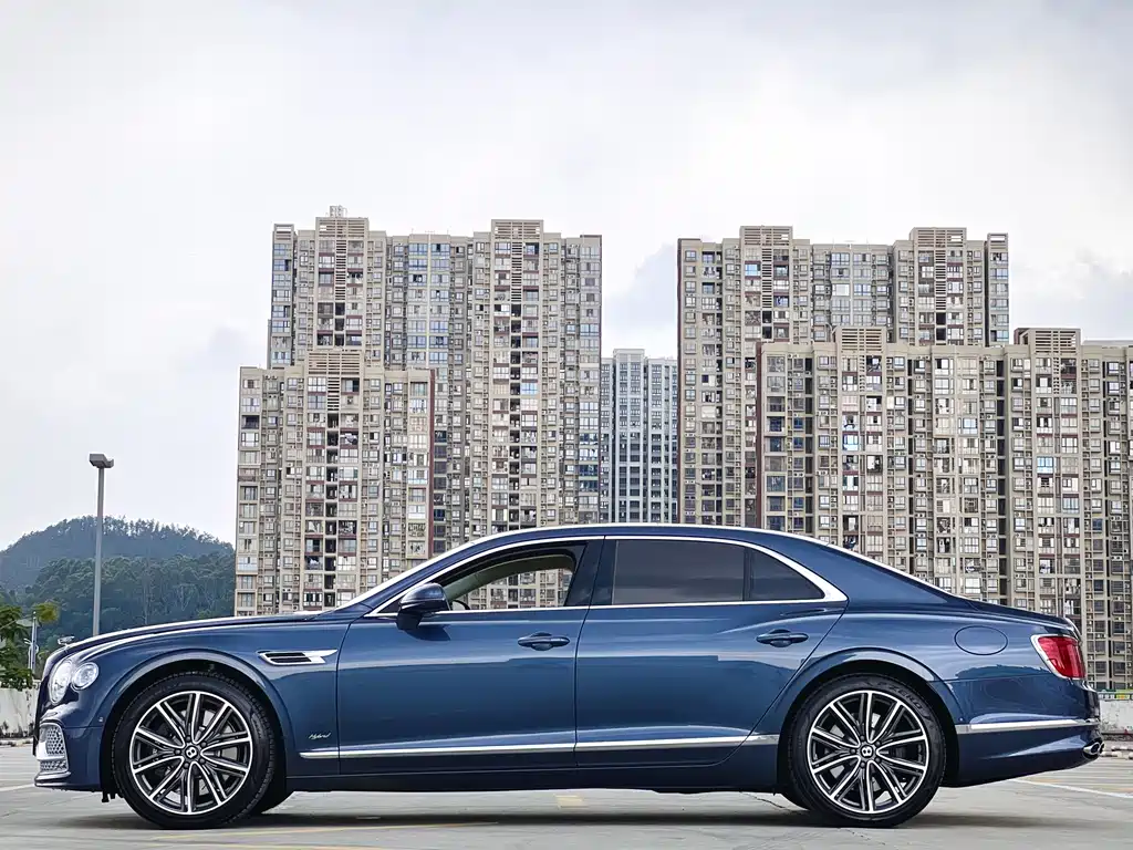 Bentley Flying Spur PHEV 2022 — фото 14
