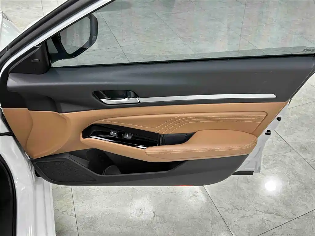 Nissan Teana 2022 — фото 12