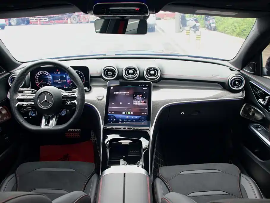 Mercedes-Benz C-Class AMG 2025 — фото 9