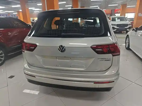 Volkswagen Tiguan L Plug-In Hybrid 2020