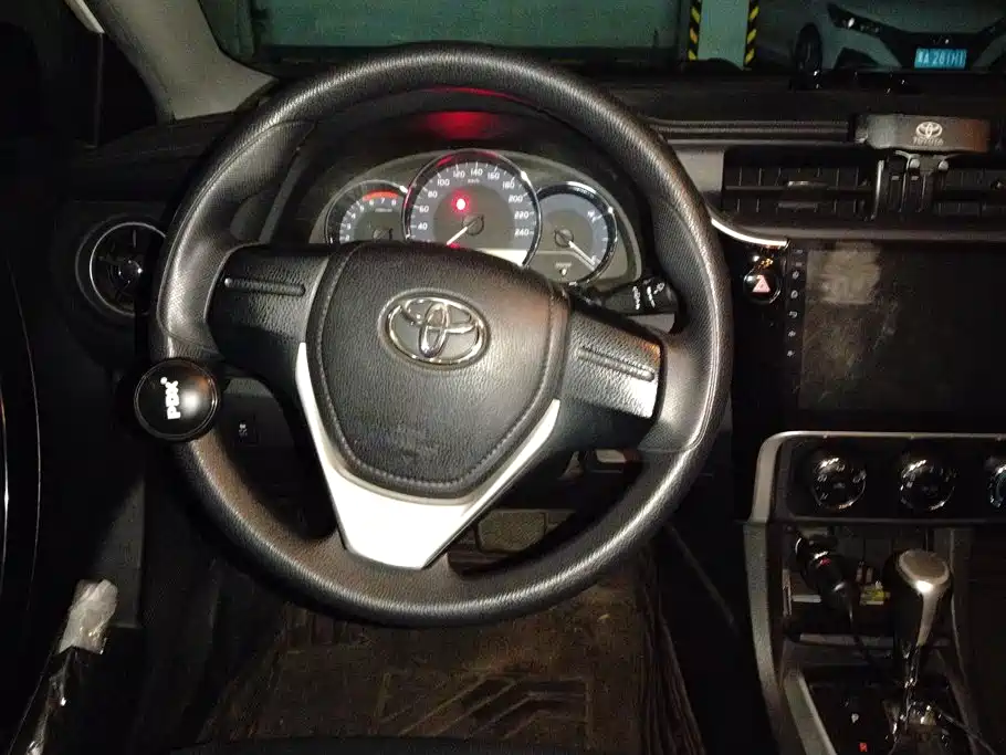 Toyota Corolla 2017 — фото 15