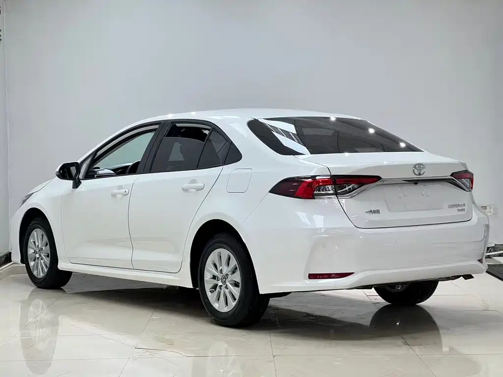 Toyota Corolla 2022 — фото 6