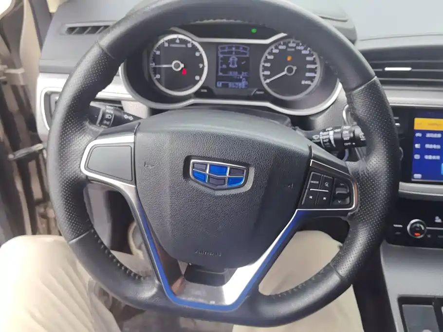 Geely Emgrand GS 2017 — фото 15