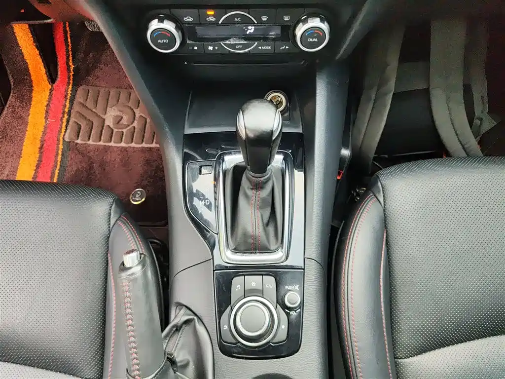 Mazda 3 Axela 2015 — фото 14