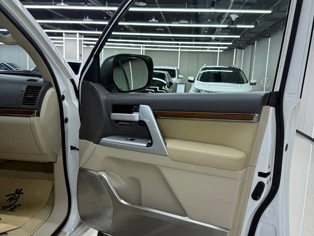 Toyota Land Cruiser 2019 — фото 18