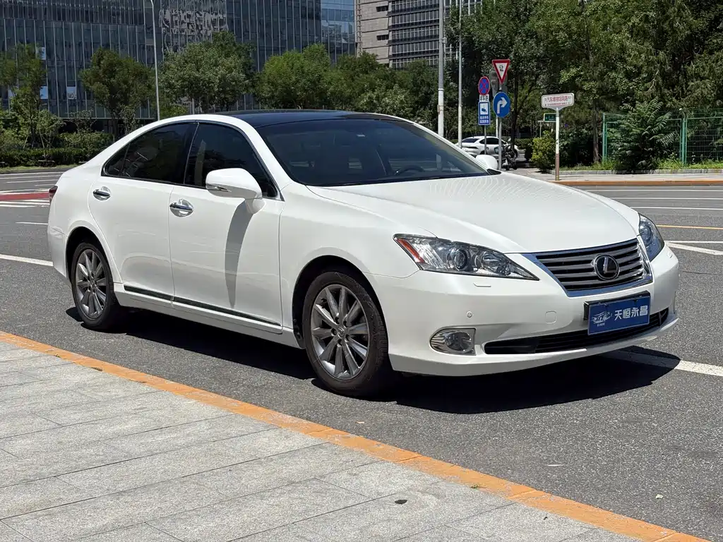 Lexus ES 2010 — фото 3
