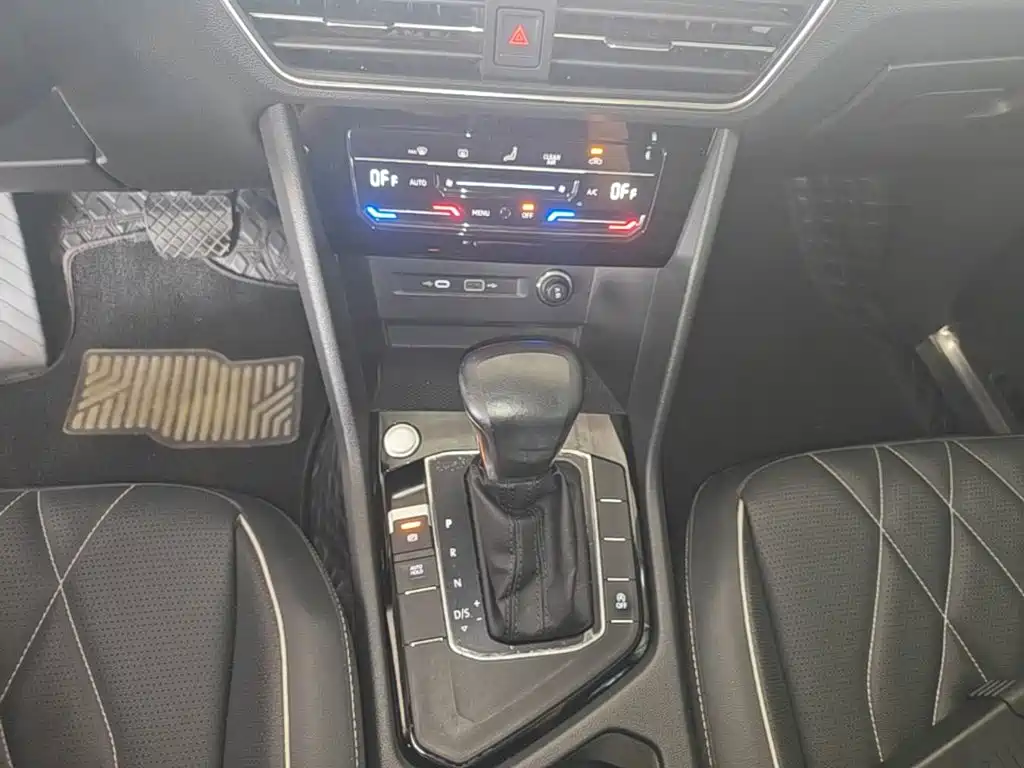 Volkswagen Tiguan L 2022 — фото 14