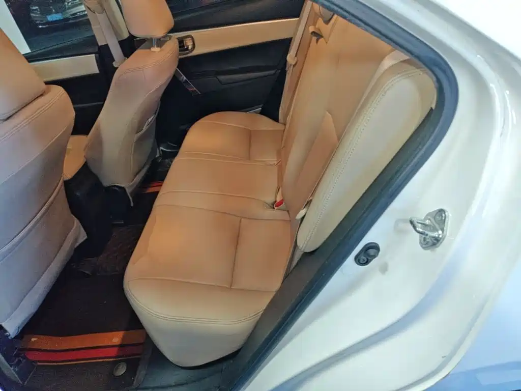 Toyota Corolla 2018 — фото 13