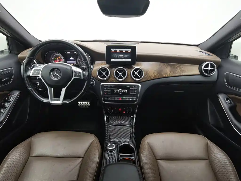 Mercedes-Benz GLA 2015